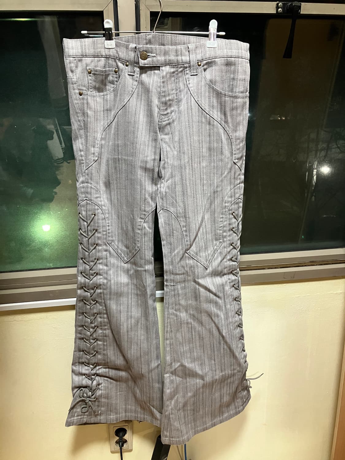 토네이도마트 레이스업 벨바텀 데님팬츠 상품이미지1