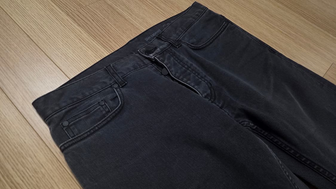 Cos  코스 워싱 테이퍼드 블랙진 상품이미지4