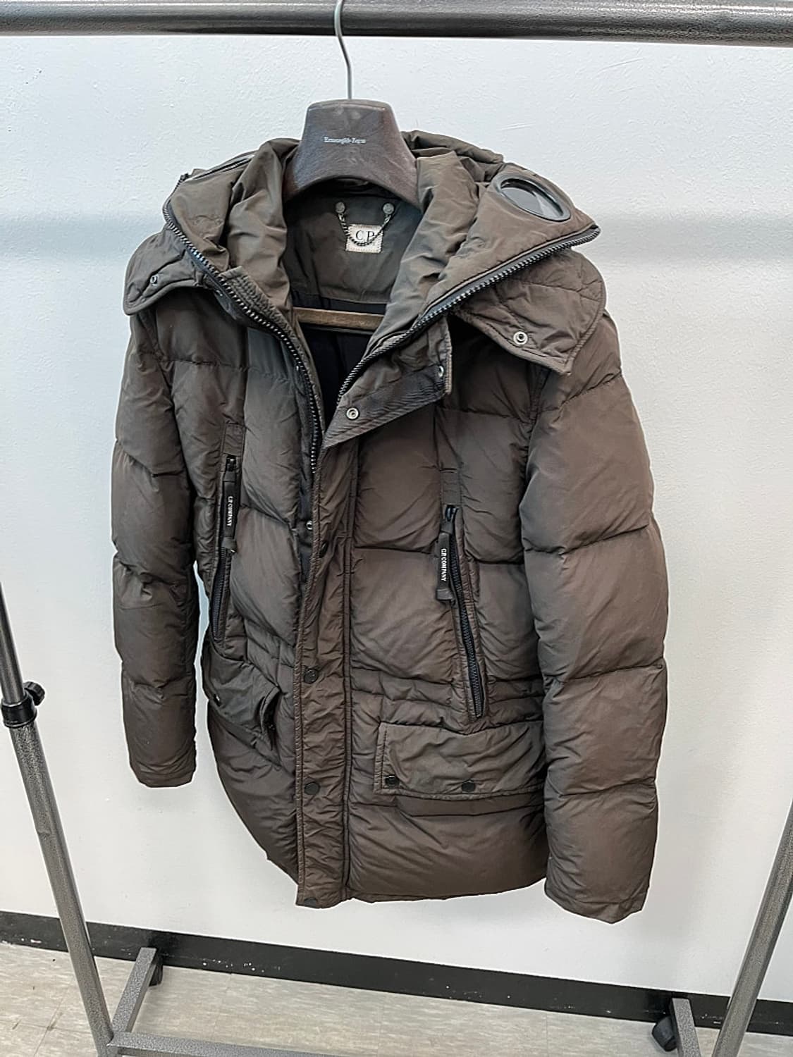 100) CP컴퍼니 초코브라운 고글 다운패딩  상품이미지3