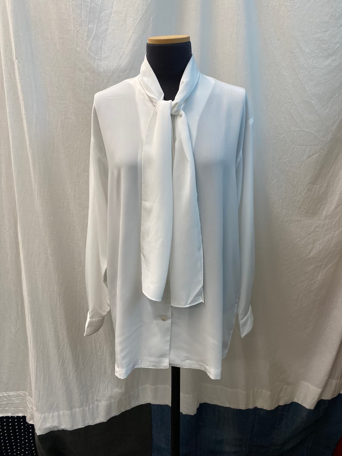 화이트 리본 블라우스(L) 상품이미지1