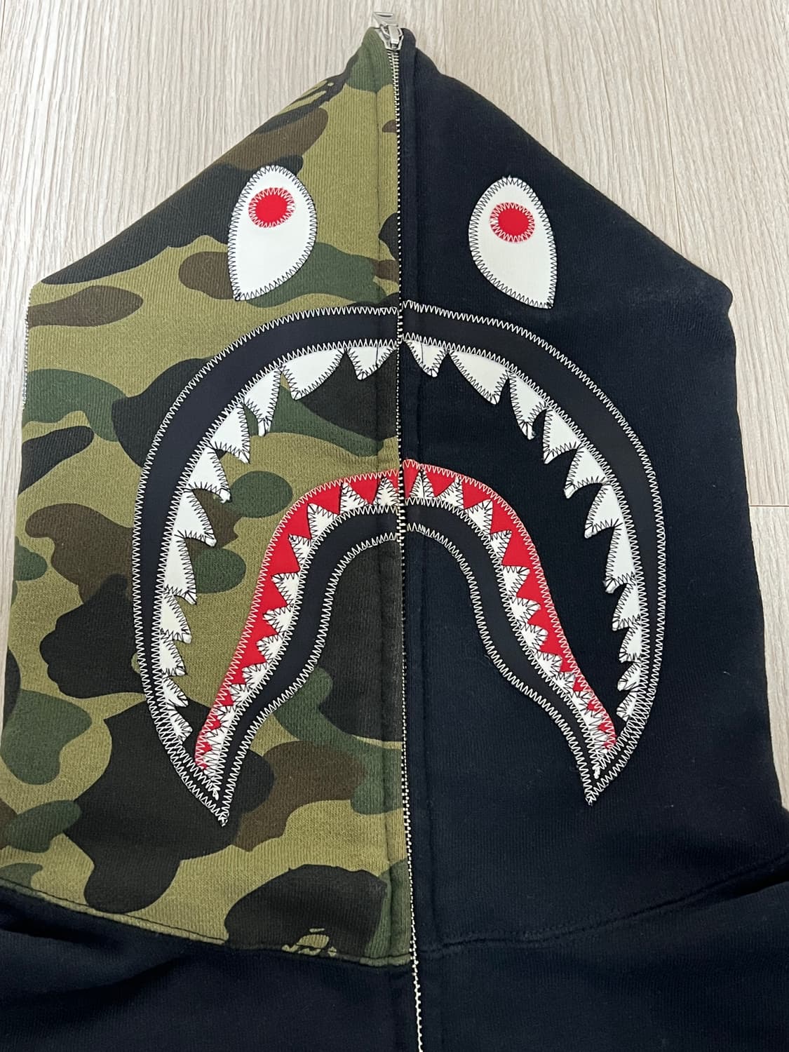 베이프 아플리케 샤크후드 판매합니다 ! 상품이미지2