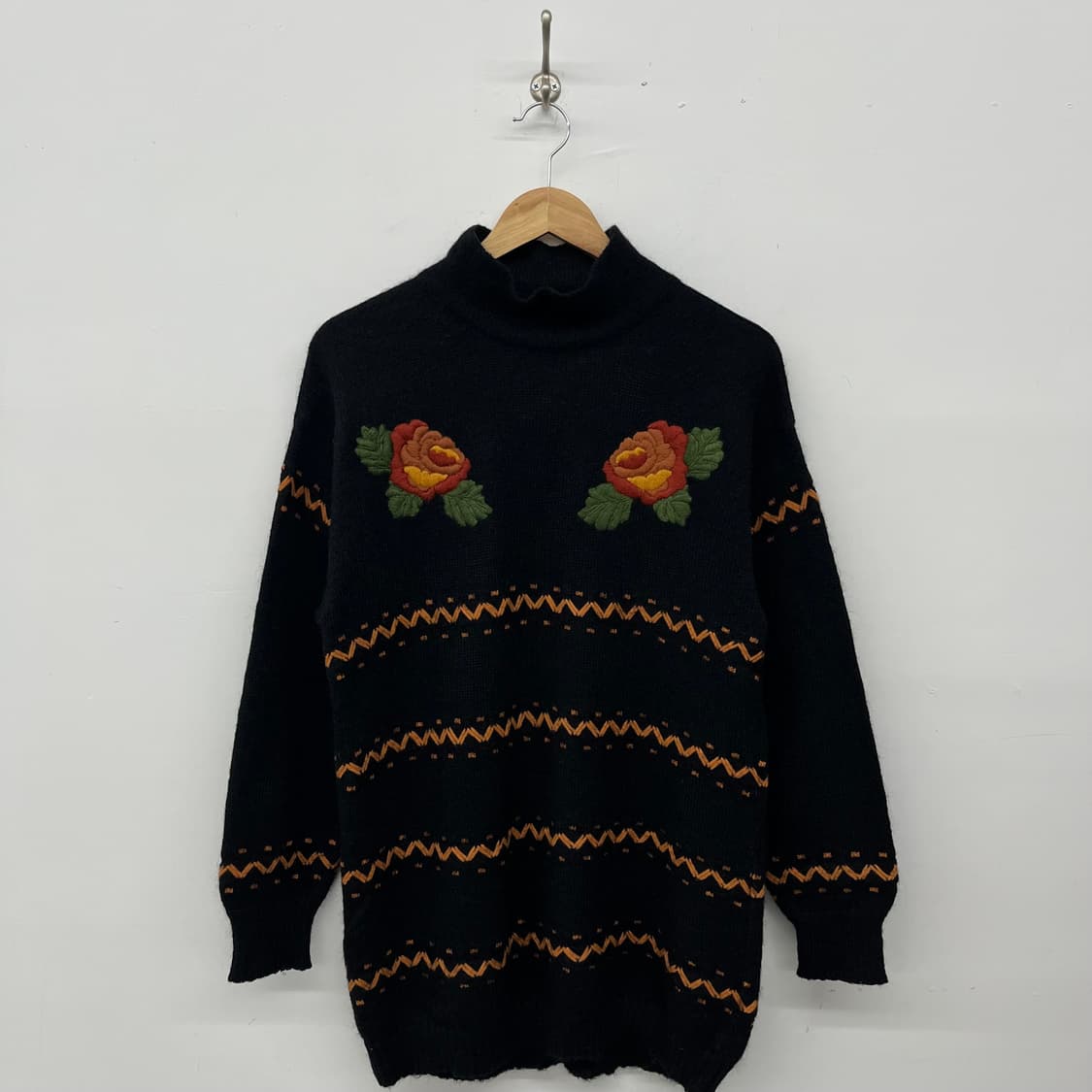 핸드메이드 꽃 자수 블랙 니트 여XL 상품이미지1