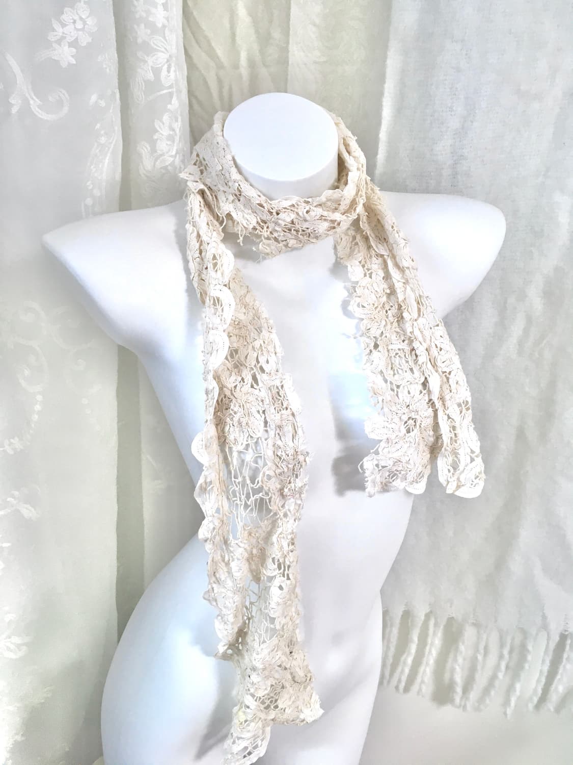 아이보리 레이스 프릴 머플러  상품이미지1