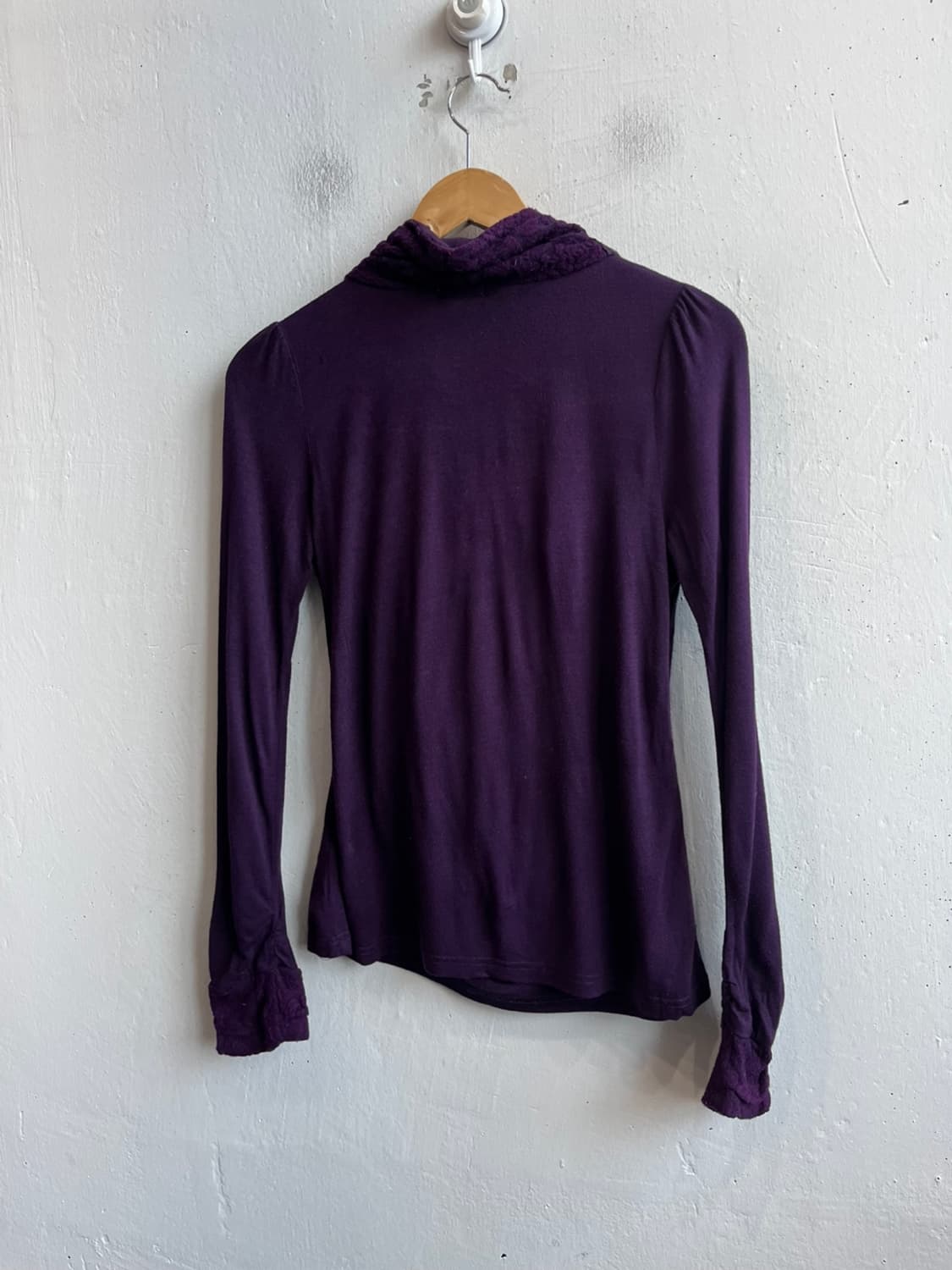 액시즈팜 레이스 터틀넥 롱슬리브 탑  상품이미지4