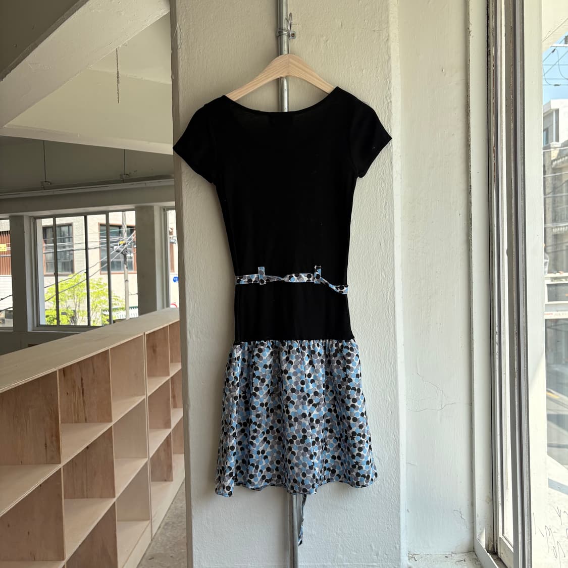 To b. by agnès b. 아네스베 하프 패턴 원피스 상품이미지4