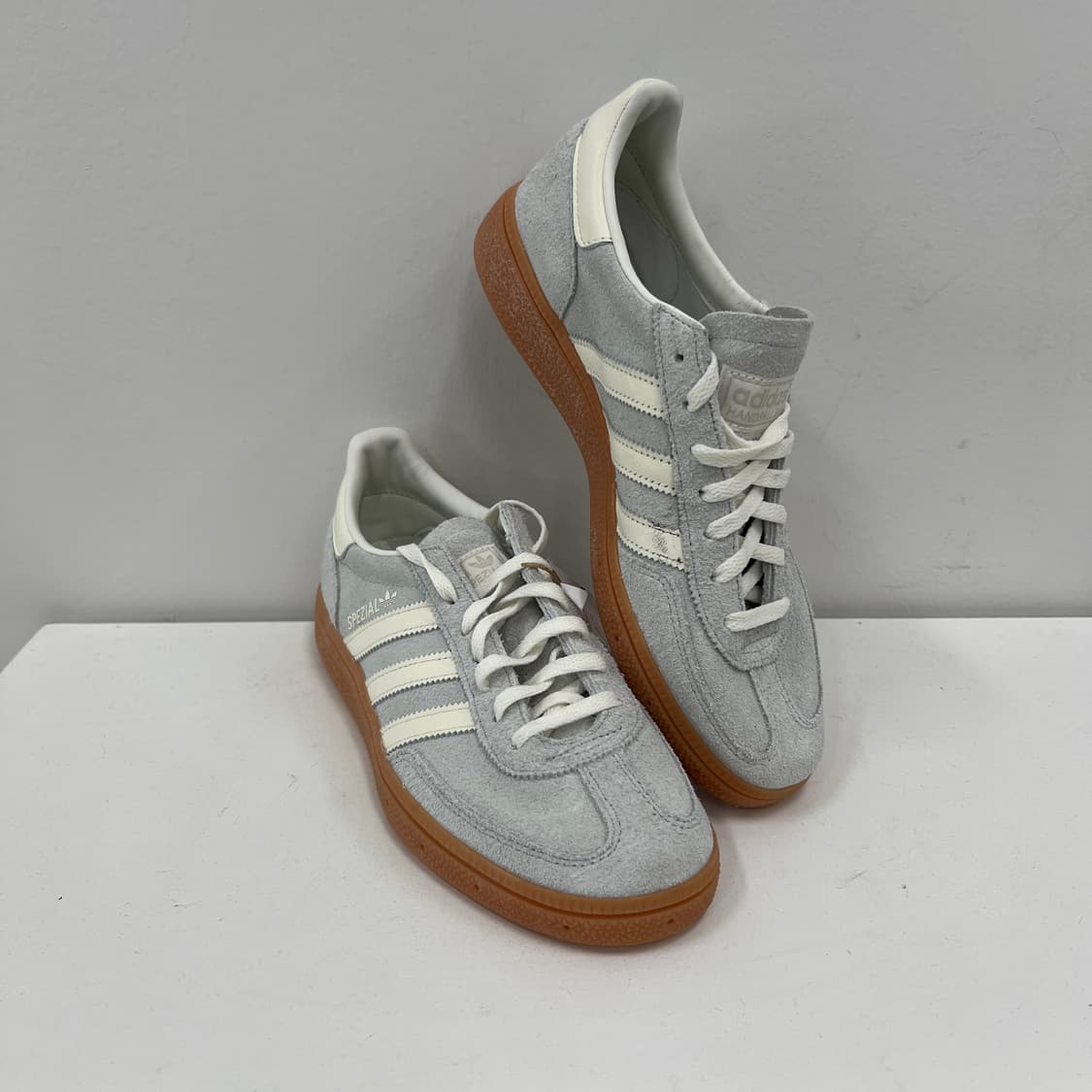아디다스 핸드볼 스페지알 원더 실버 오프화이트 스니커즈 250 상품이미지1