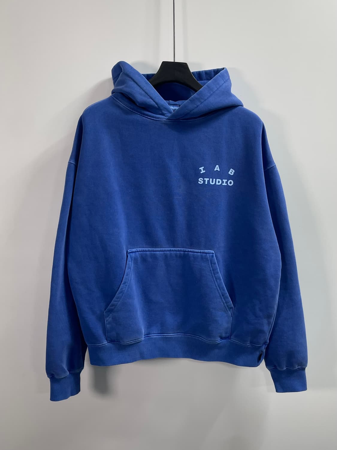 아이앱스튜디오 빅로고 피그먼트 후드티 (on.225)   상품이미지1