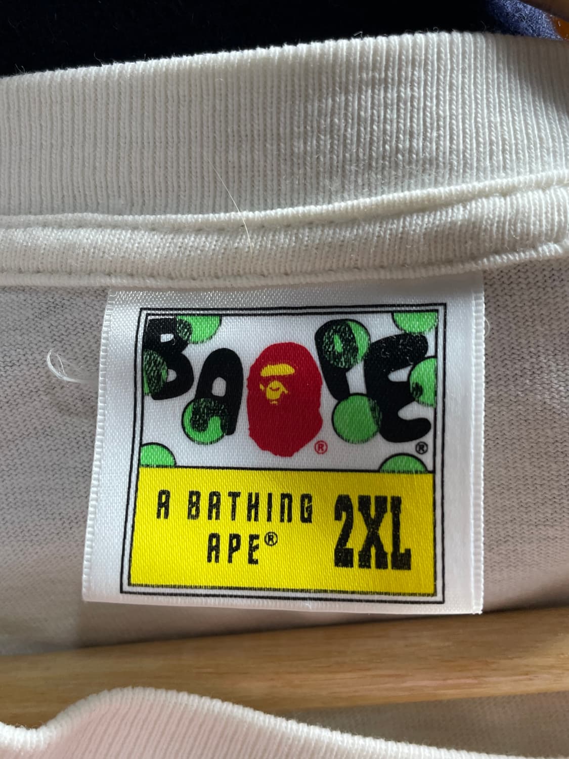 BAPE 베이프 화이트 반팔 티셔츠 레드 로고 상품이미지2