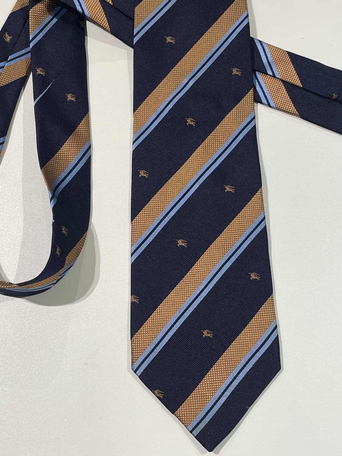 버버리 네이비 모노그램 스트라이프 실크 넥타이 상품이미지3