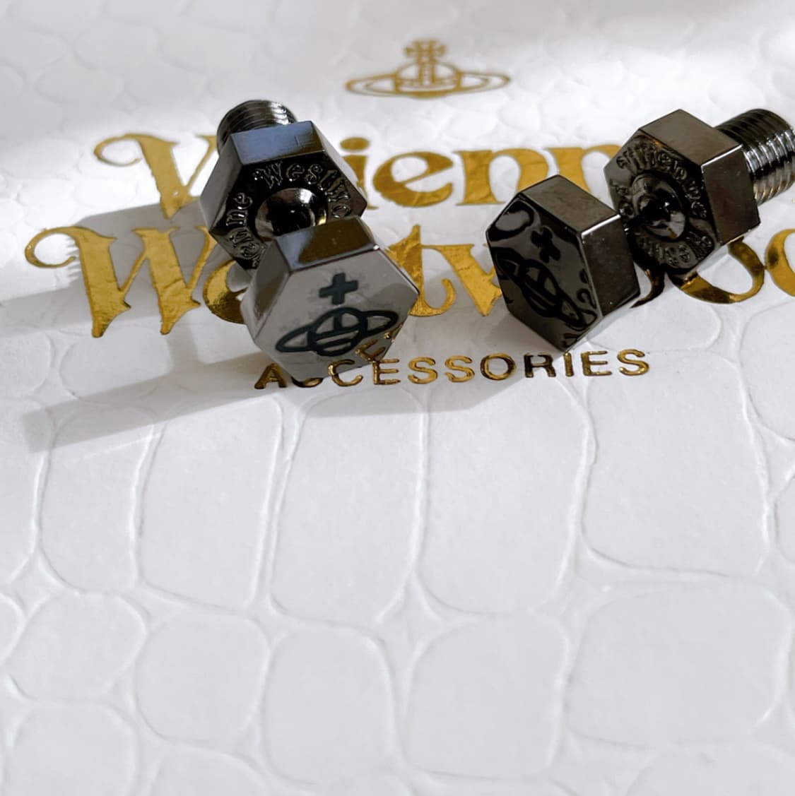 비비안웨스트우드 아카이브 orb 각인 못 이어링 귀걸이 상품이미지2