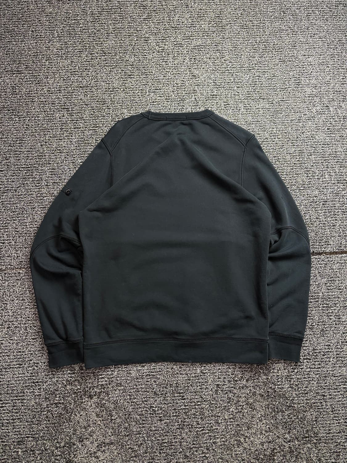 스톤아일랜드 정품 포켓 디테일 블랙 맨투맨 2511 상품이미지5