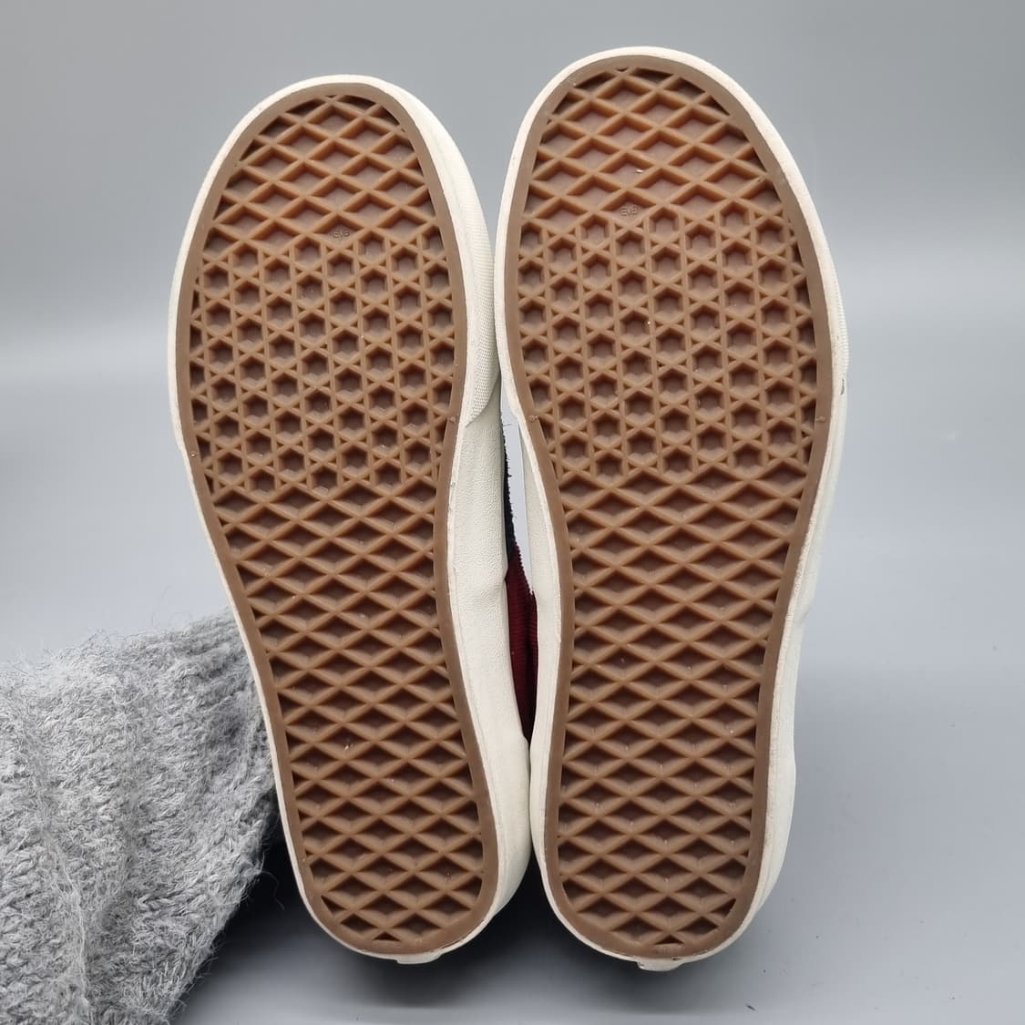 반스 울트라쿠시 스웨이드 여성스니커즈240 상품이미지3