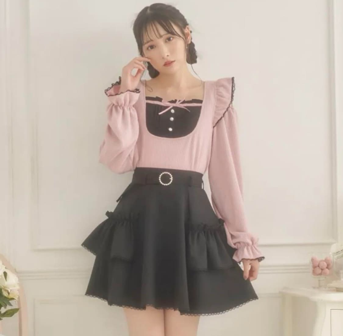 허니시나몬 프릴 어깨 트임 리본  티셔츠 상품이미지3