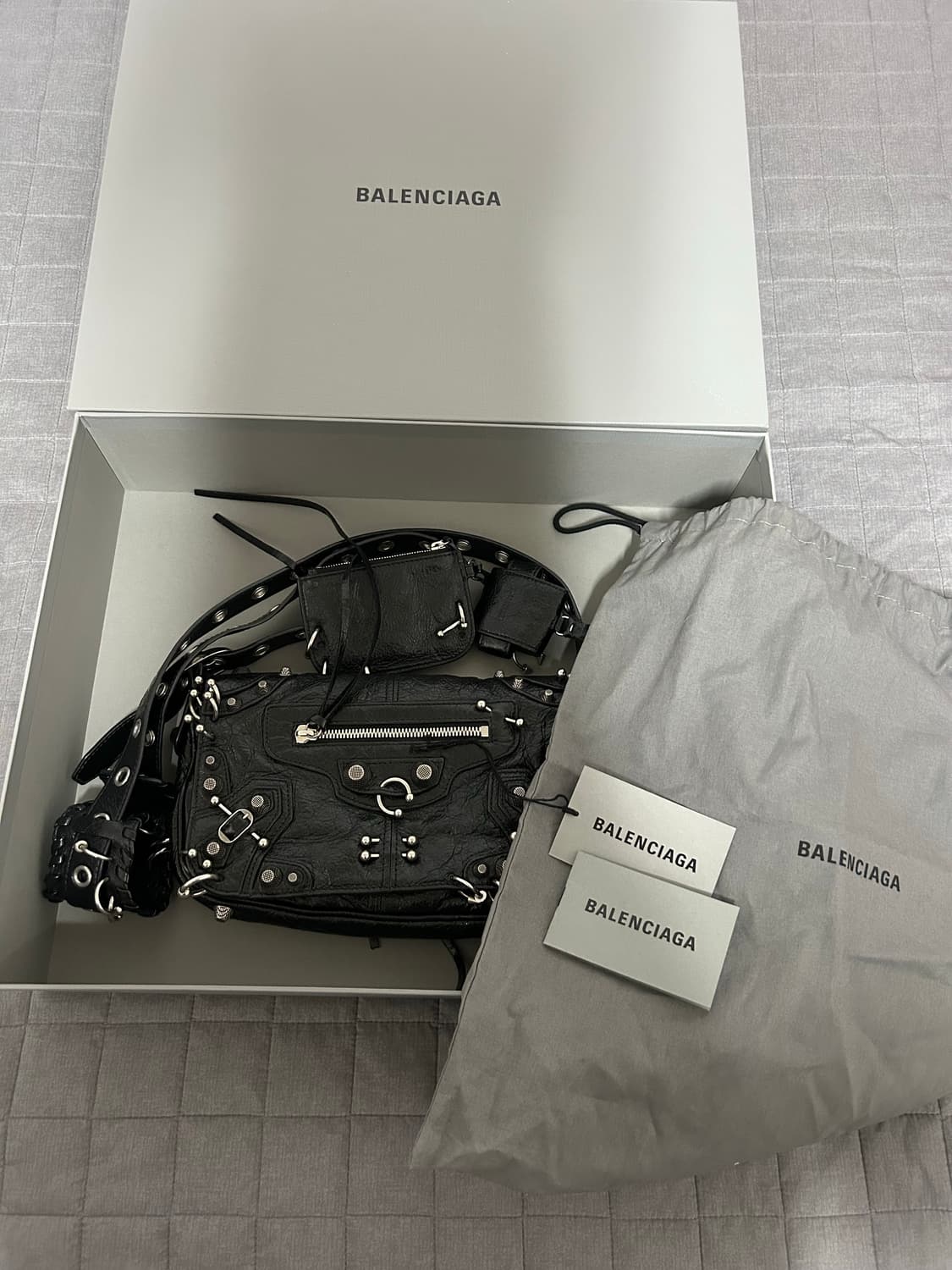 [XS] 발렌시아가 르카골 피어싱 플랩백 상품이미지2