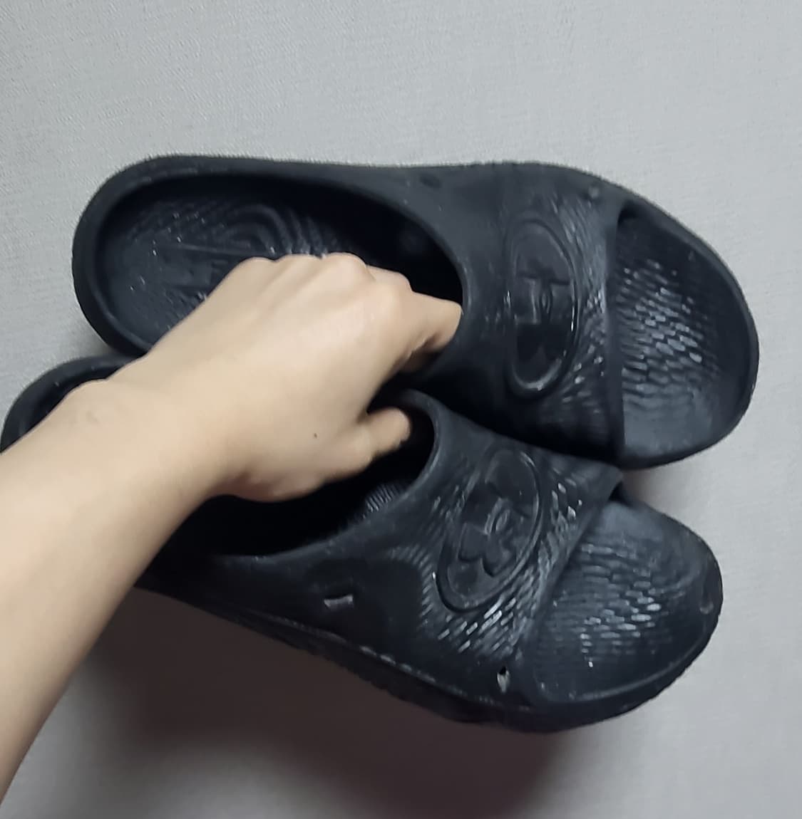 언더아머 벨로시티 슬라이드
언더아머 차지드 어썰트9 
275 사이즈 일괄 상품이미지3