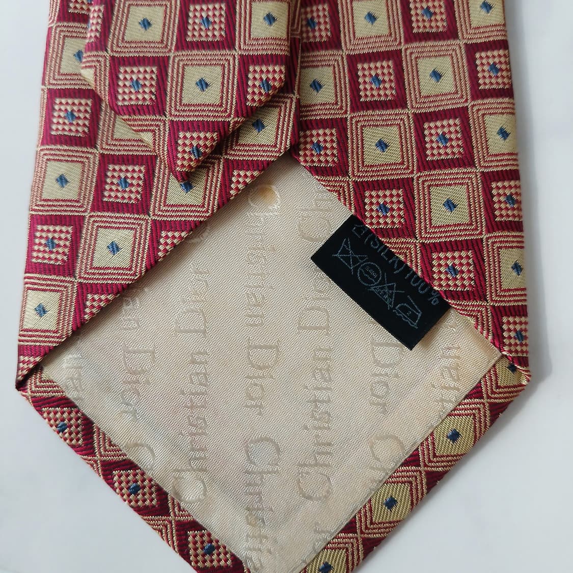 디올 실크 버건디 지오메트릭 넥타이 9.5cm B등급 A18895
 상품이미지9