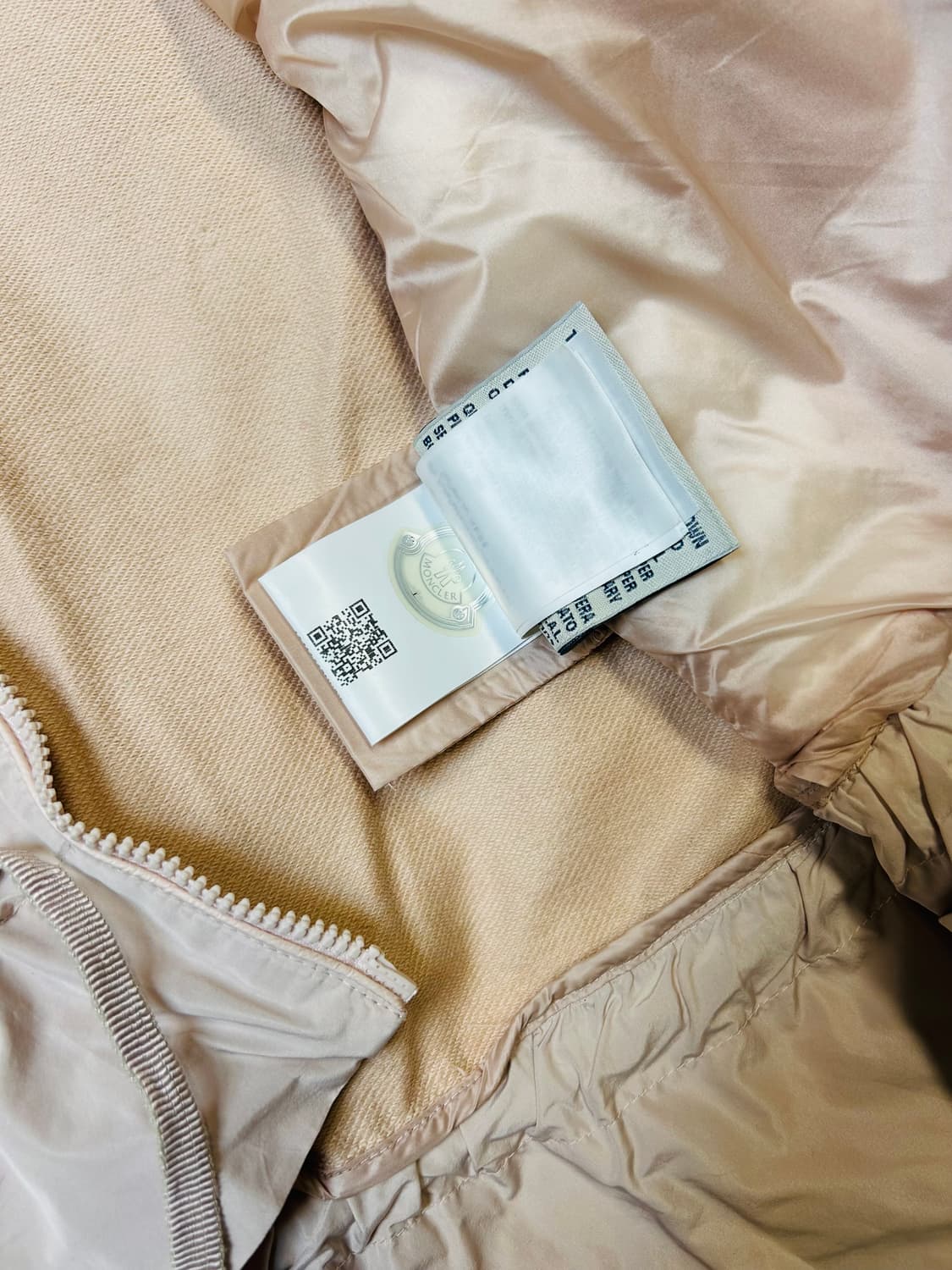 몽클레어 여성 후드 다운 베스트 패딩(0/44) 상품이미지8