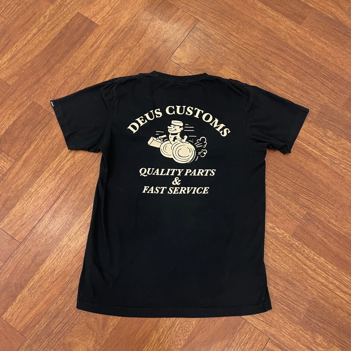 데우스 반팔티 상품이미지2