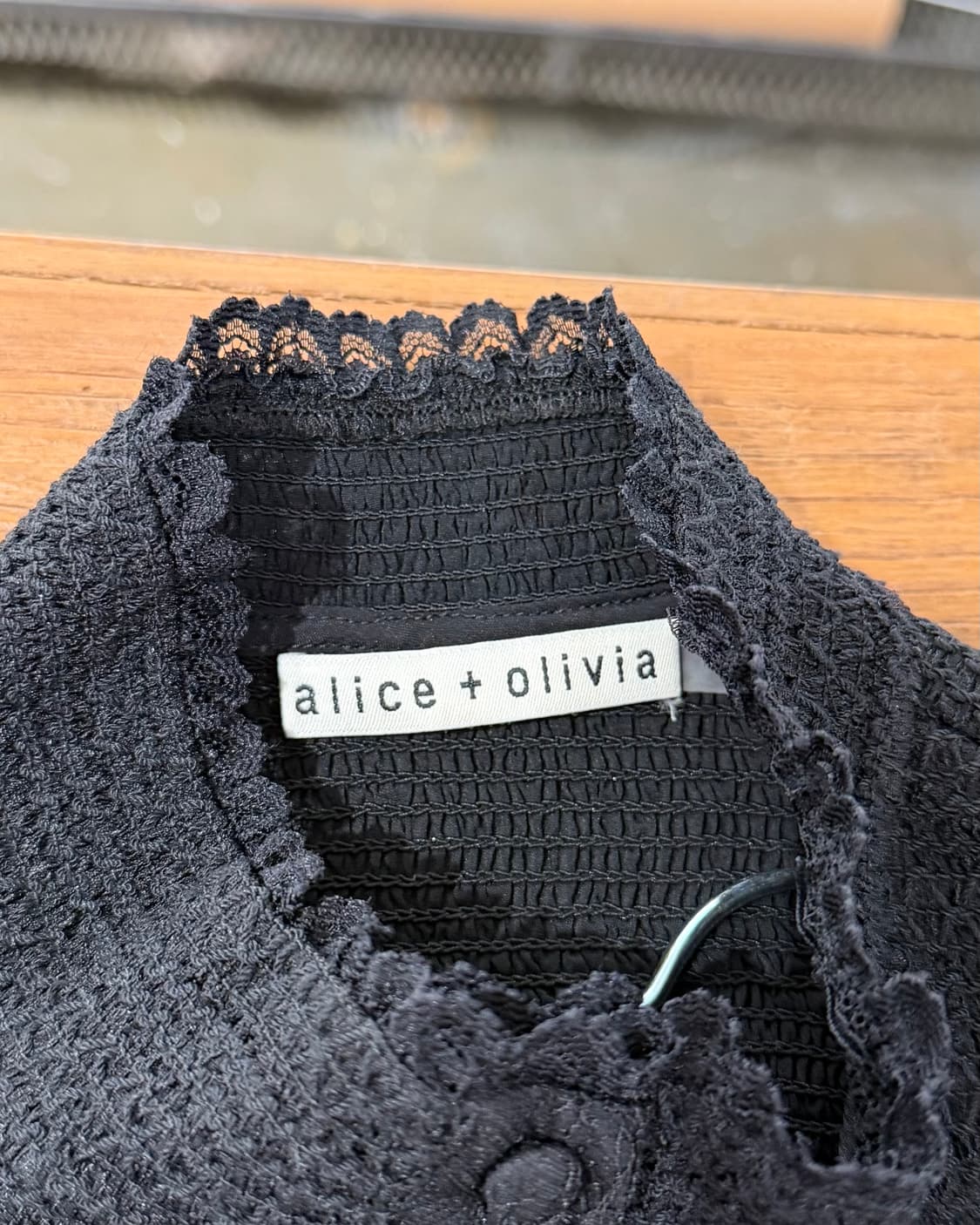 앨리스앤올리비아 블랙 레이스 블라우스  상품이미지6