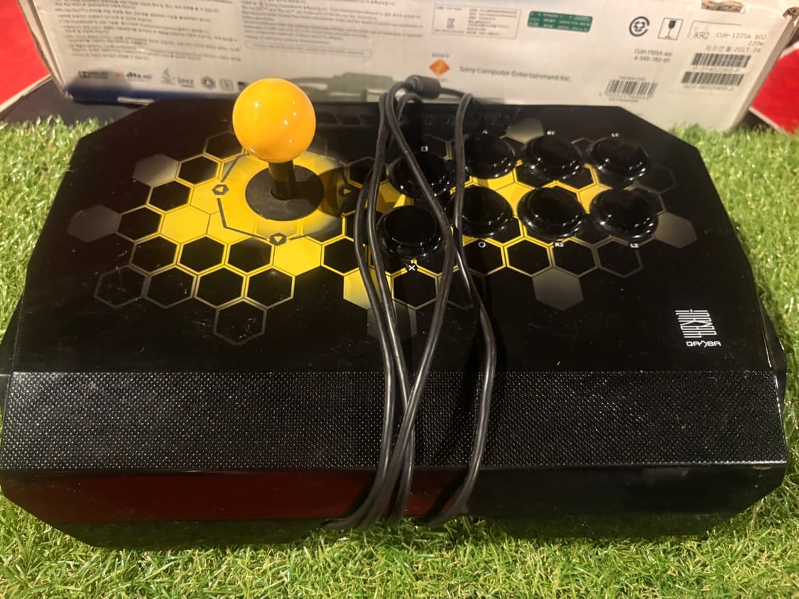 [중고] 플레이스테이션 4 + 각종 부자재 및 타이틀 상품이미지7