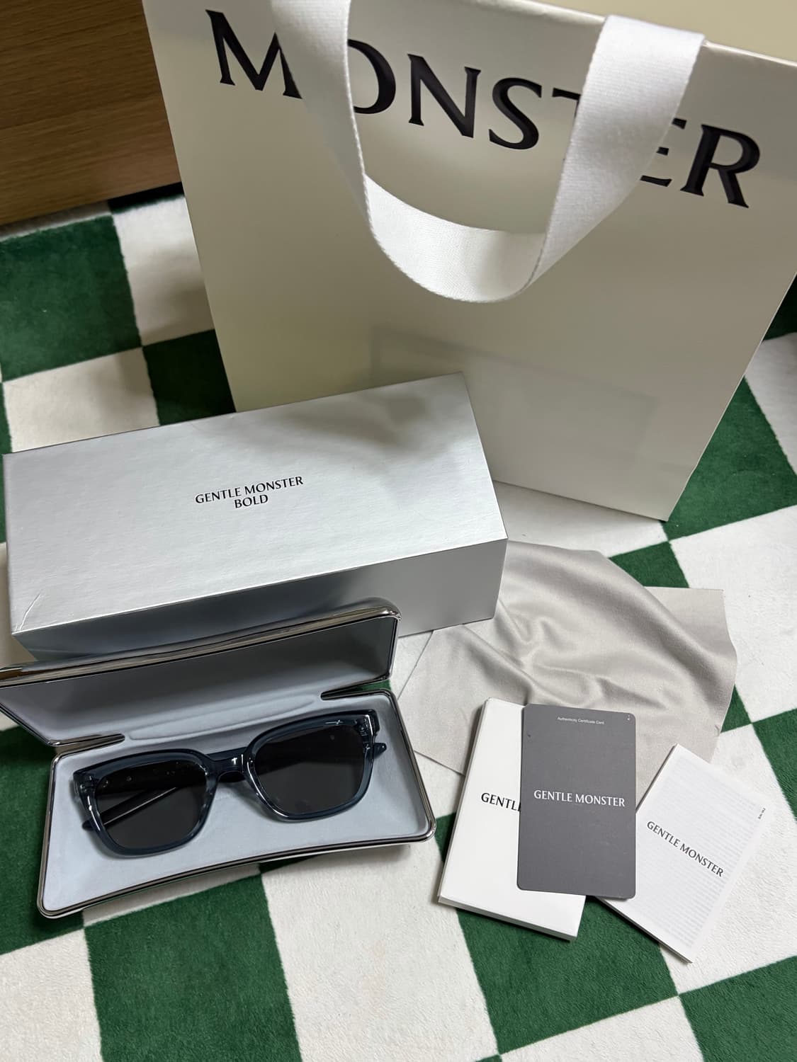 새상품 젠틀몬스터 BOLD HESSE 헤세 GC13 선글라스 4월구입 상품이미지2