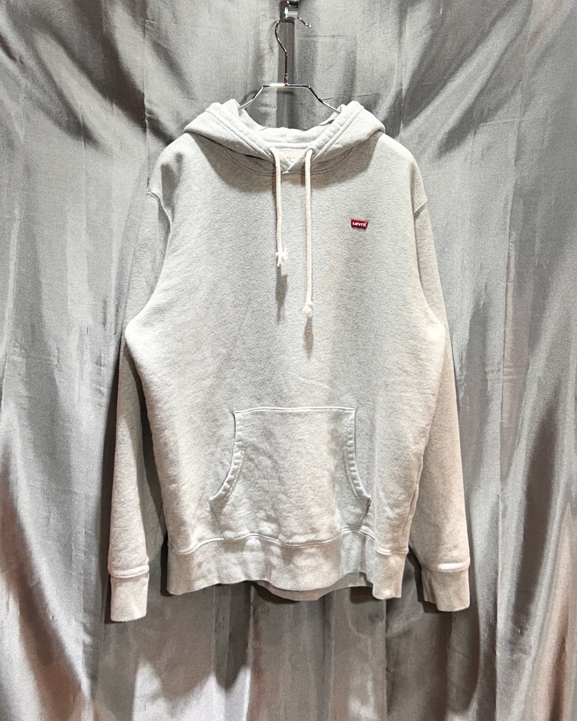 M 리바이스 스몰로고 레드탭 화이트 기모 후드티 상품이미지2