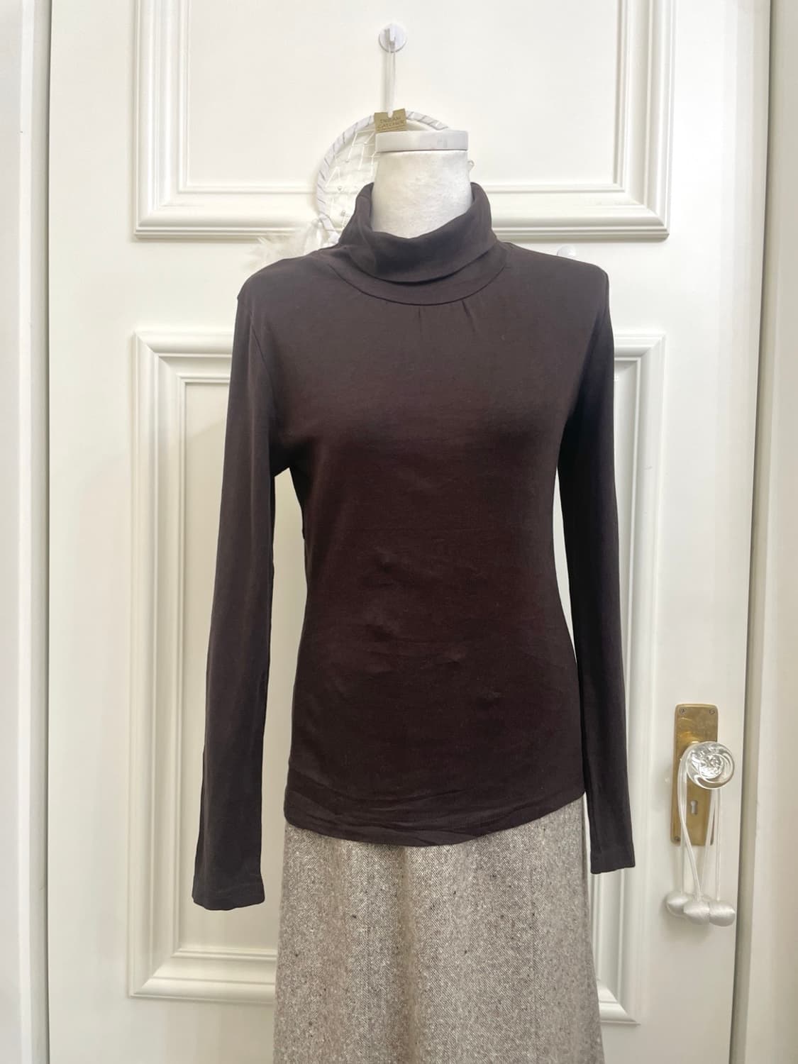 LAURA ASHLEY brown shirring turtle-neck 상품이미지1