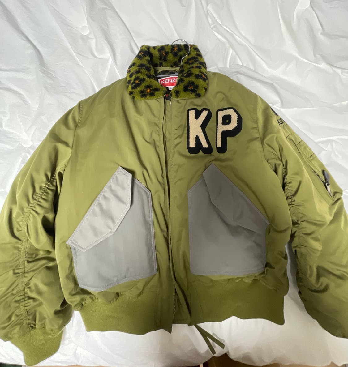 Kenzo 겐조 레오파드 봄버 자켓 급처 (식케이 착용) 새상품급상태 상품이미지1
