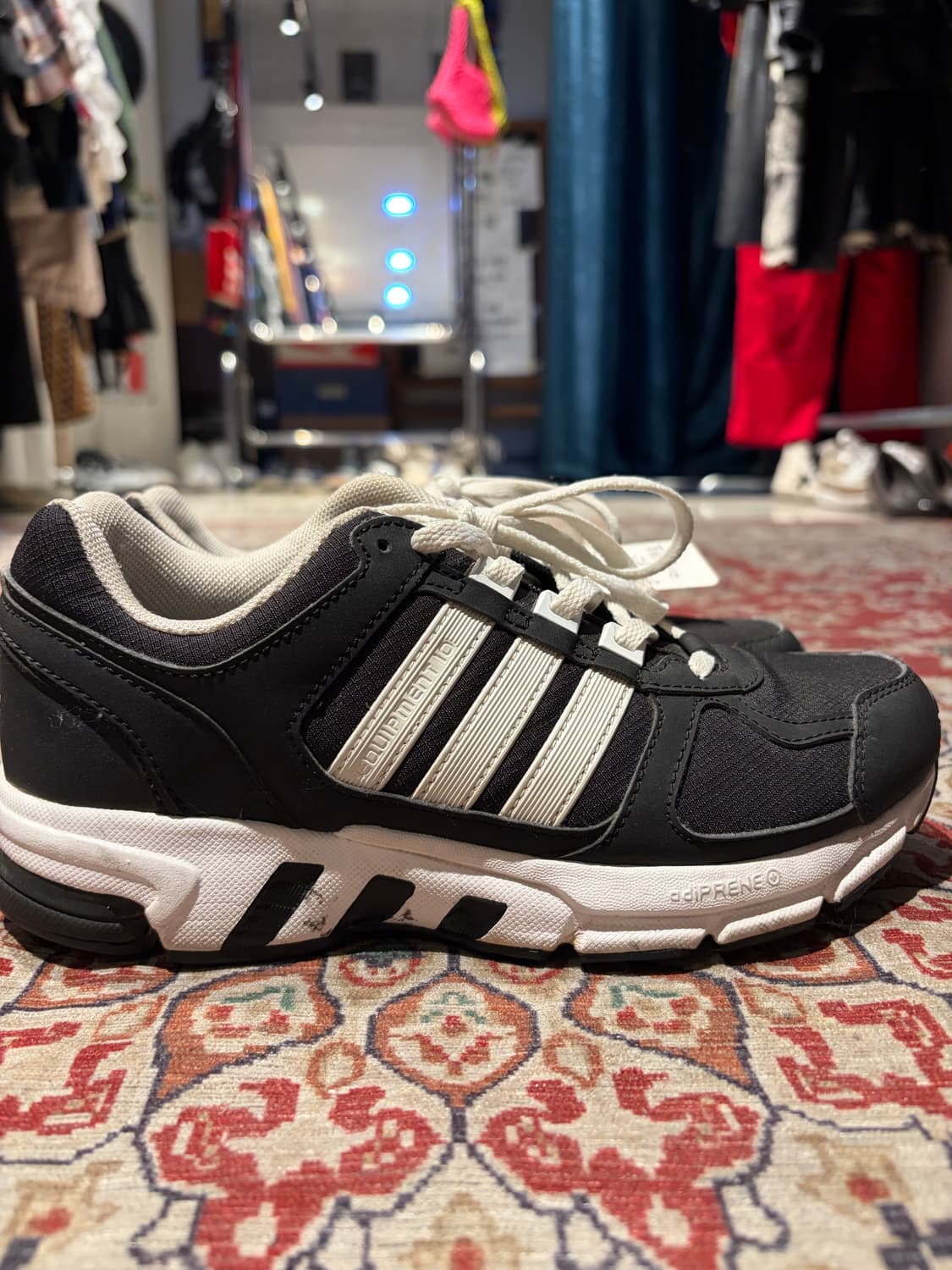 아디다스 이큅먼트 10 상품이미지1