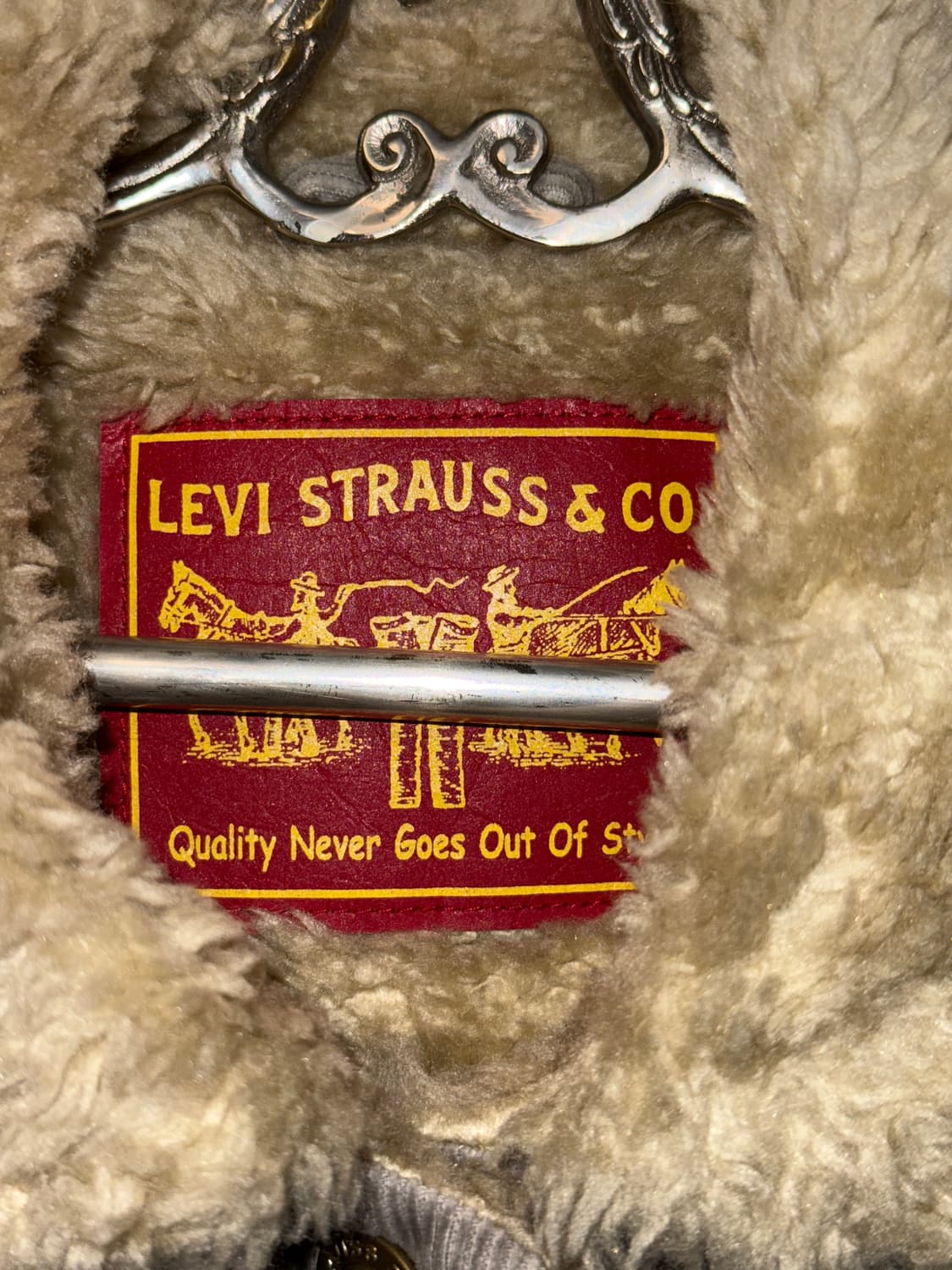 Levi’s gray corduroy fur padded jacket 상품이미지4