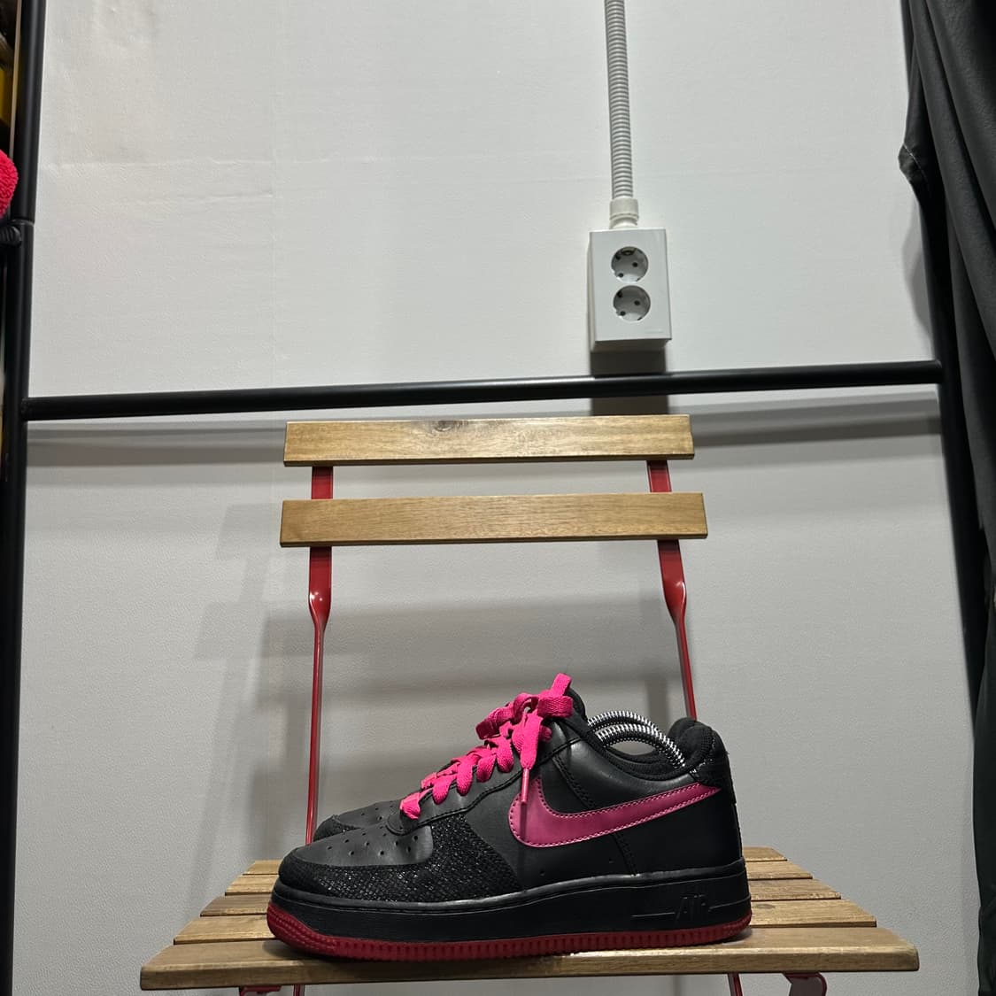 235) 나이키 운동화 여성 여자 신발 에어포스1 블랙/핑크 상품이미지3