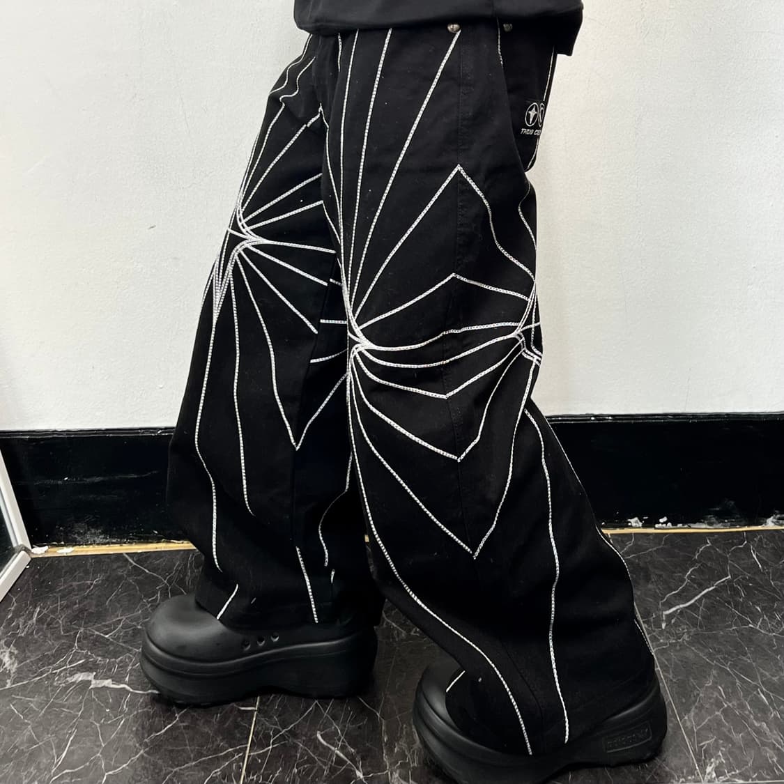 떠그클럽 체인 스티치 데님 팬츠 블랙 3  상품이미지1