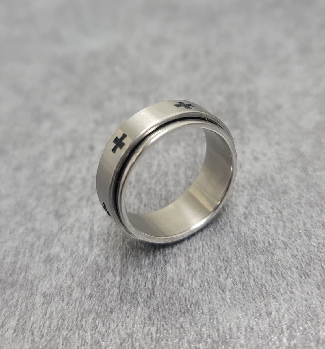 써지컬스틸 Black Cross Ring 상품이미지3