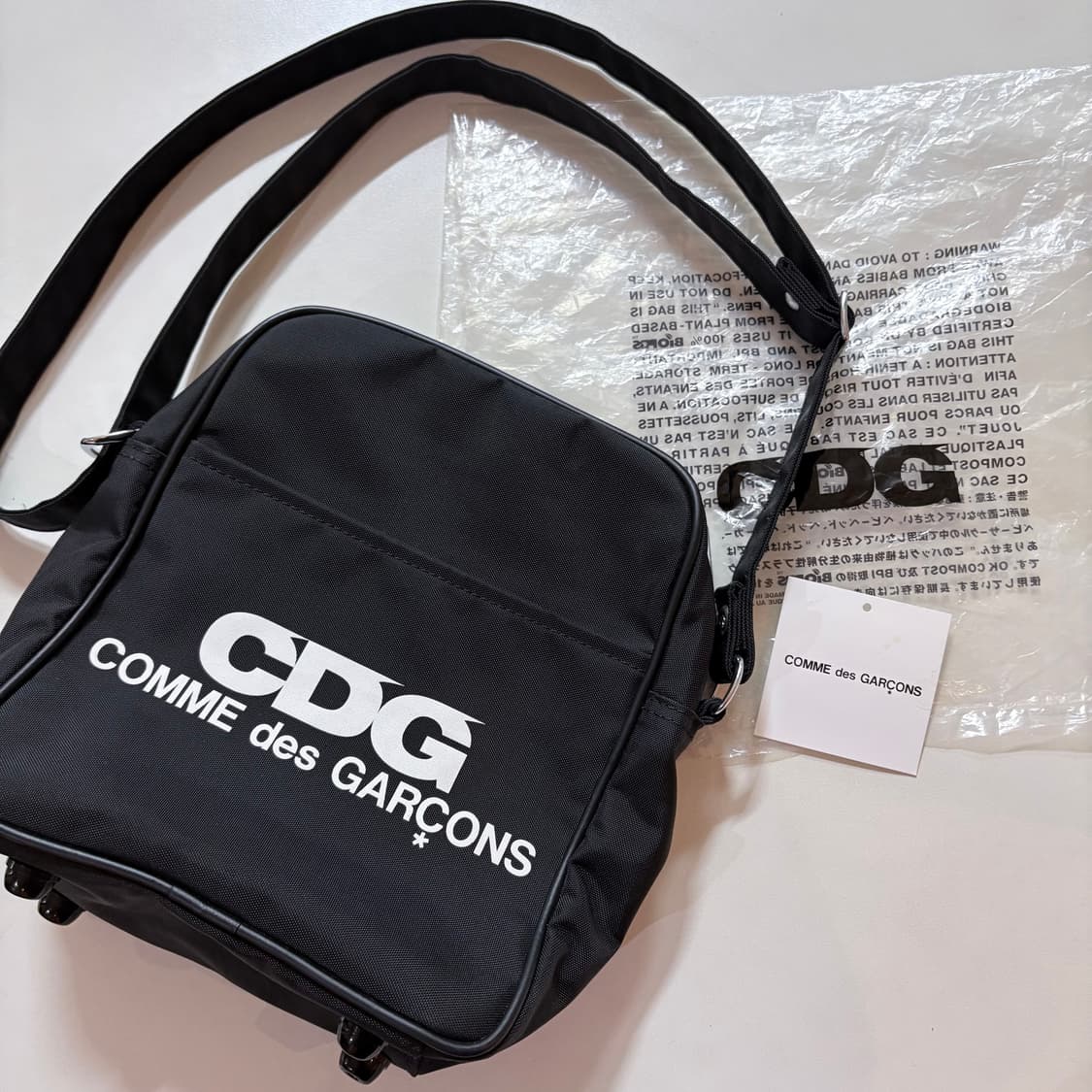 꼼데가르송 CDG 로고 스퀘어 숄더백 블랙 상품이미지2