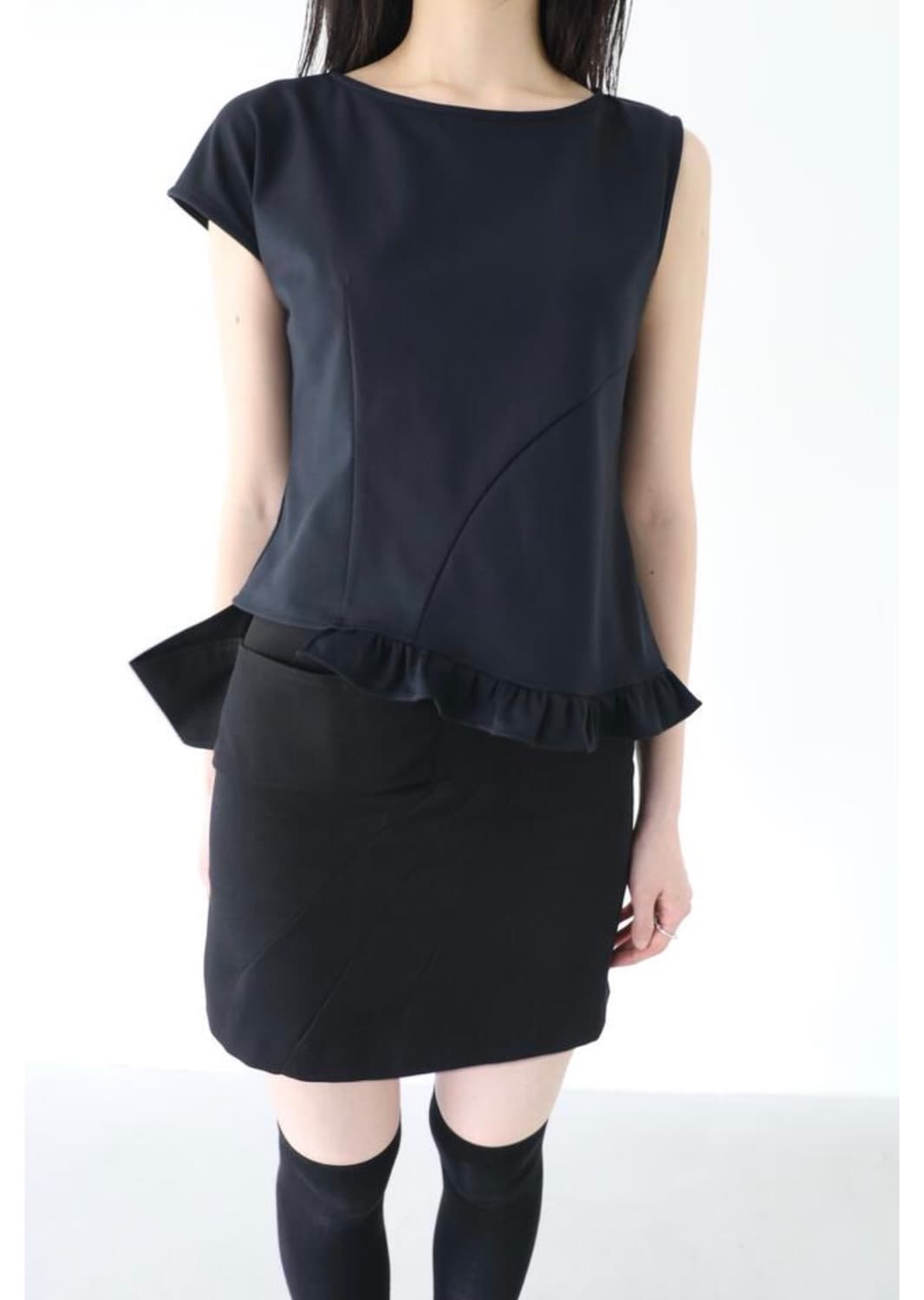 바하윤 UNBALANCE SLEEVE TOP 언발란스 슬리브 탑  상품이미지2