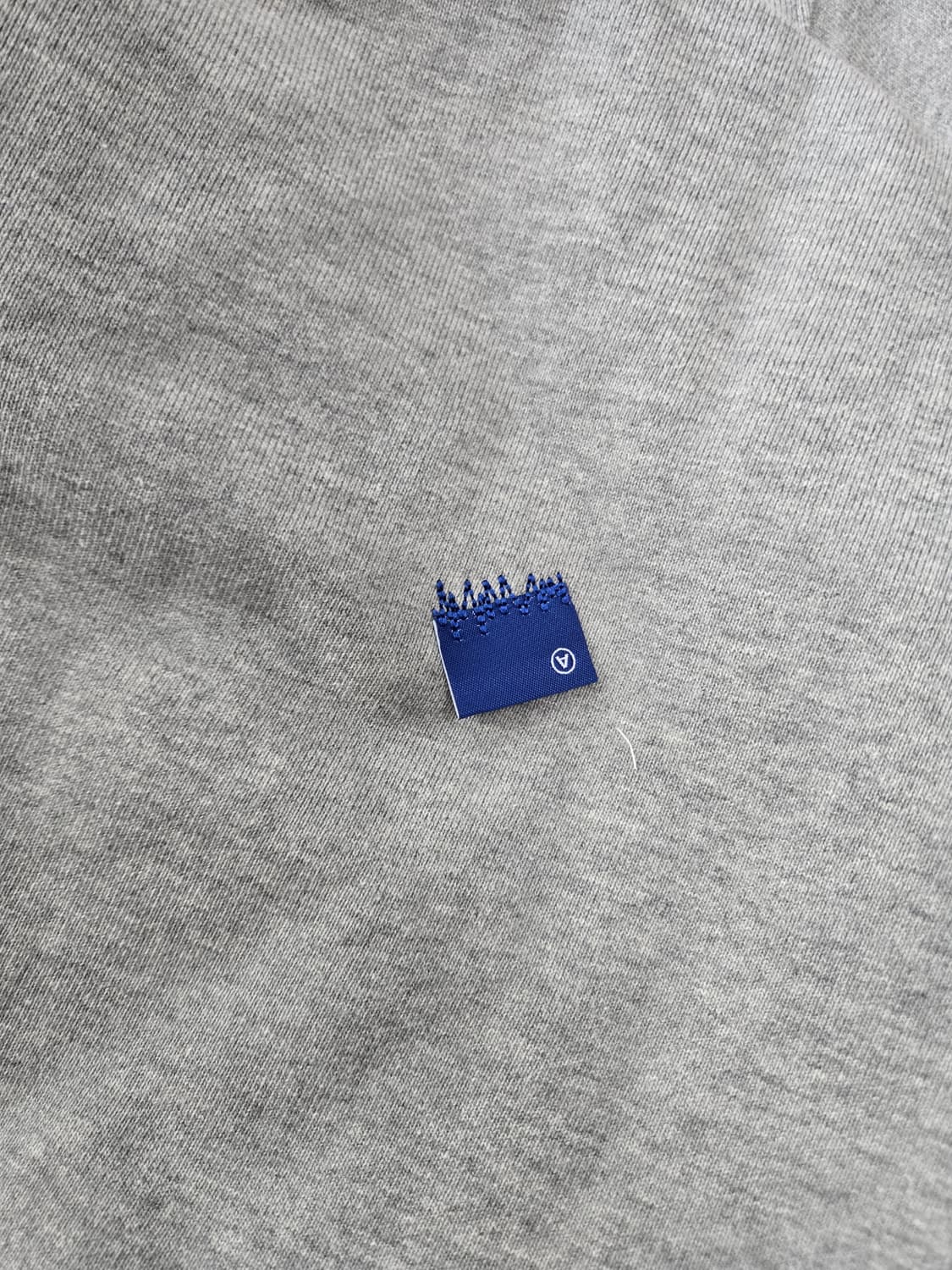 아더에러 그레이(사이즈L) 맨투맨 스웻셔츠 팝니다 상품이미지3