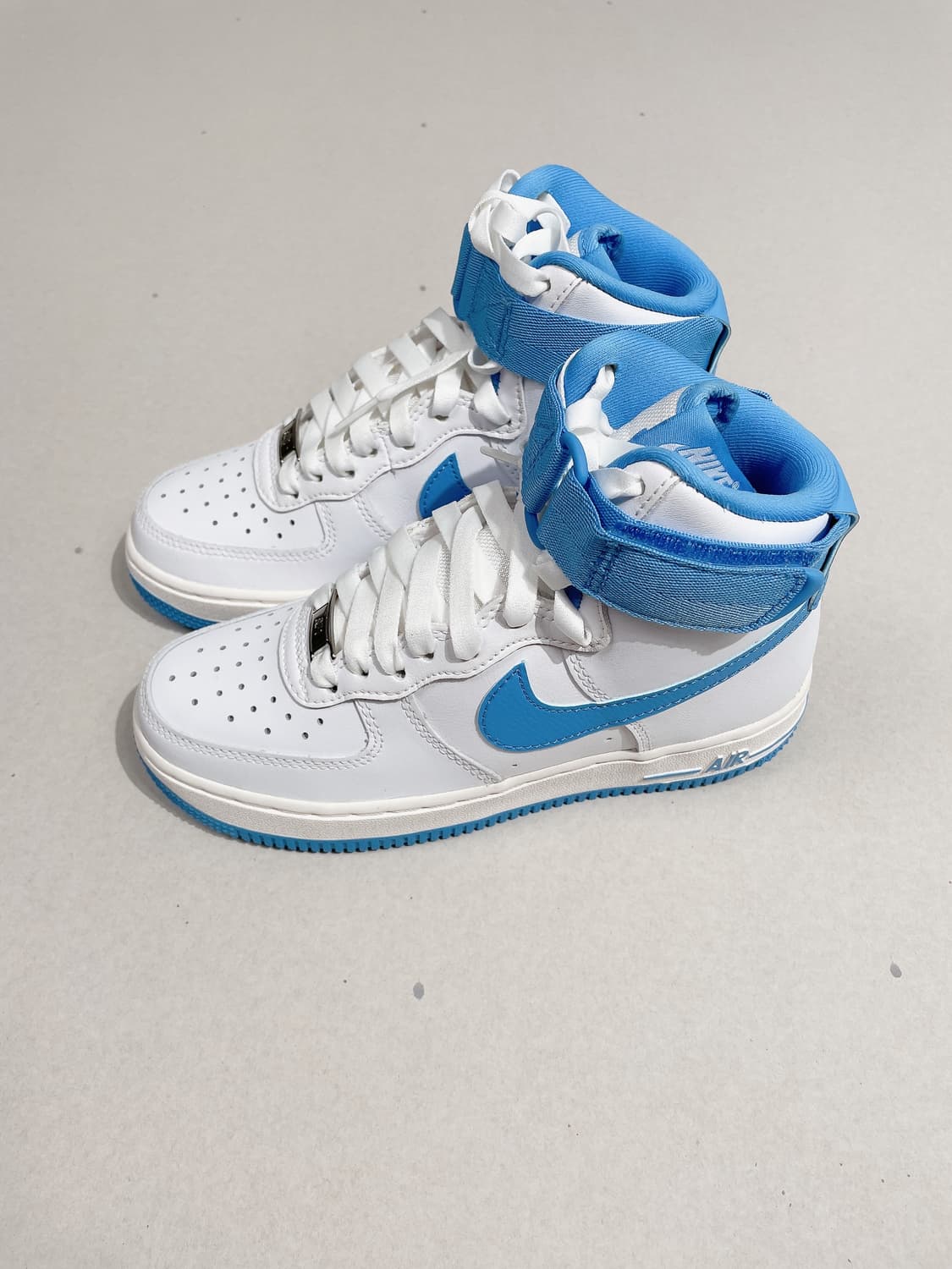 (정품/새상품) 나이키 여성 스카이블루 에어포스 하이 스니커즈 상품이미지3