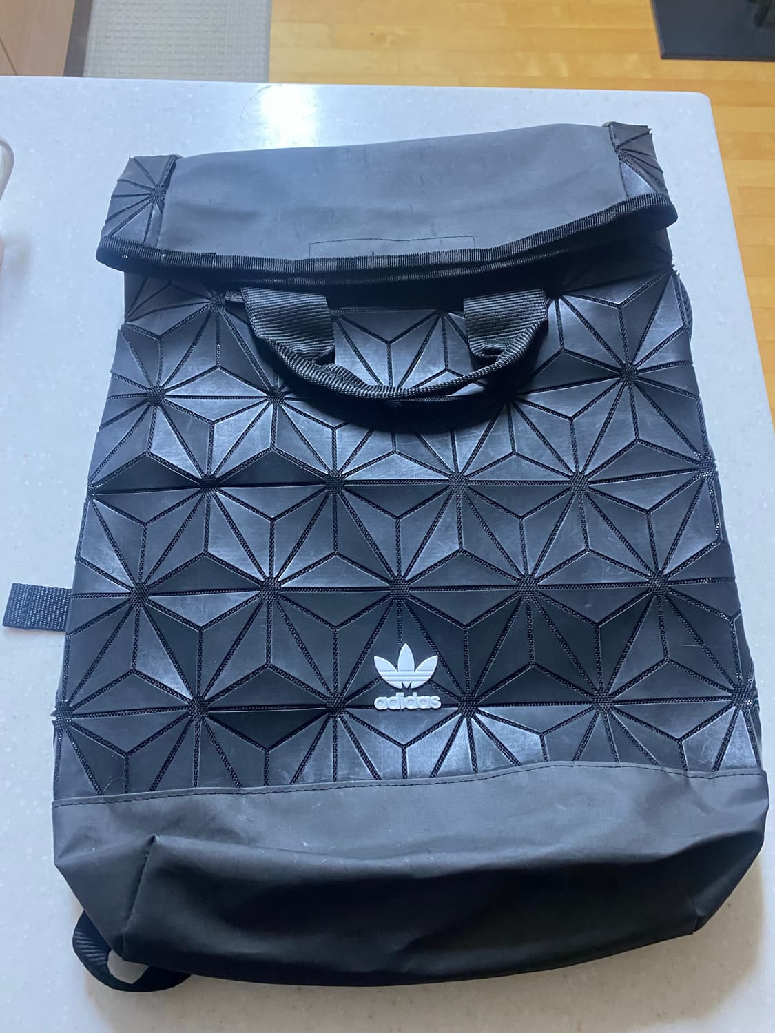 유니크한 아디다스 롤업 백팩 상품이미지1