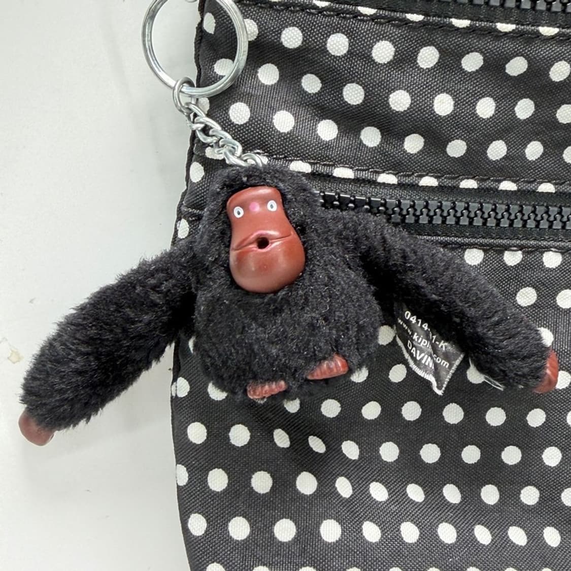 키플링 알바 도트 크로스백 블랙 상품이미지3