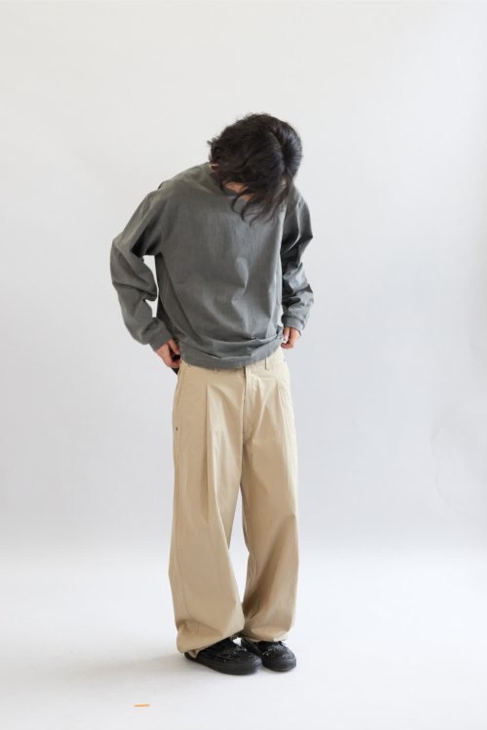 해칭룸 딥플리츠 트라우저 V2 블랙 상품이미지10