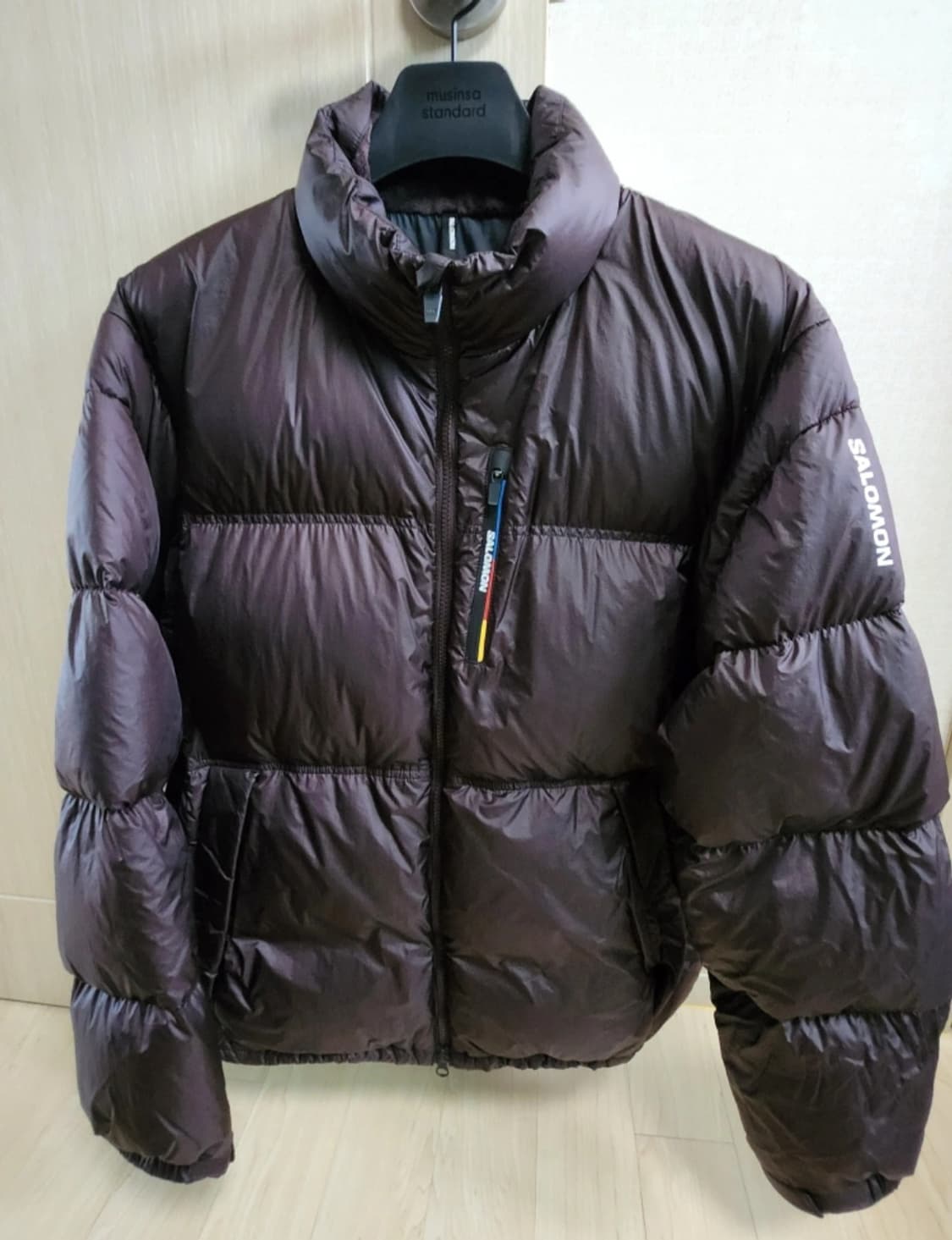 살로몬 컨투어 다운 패딩 상품이미지1