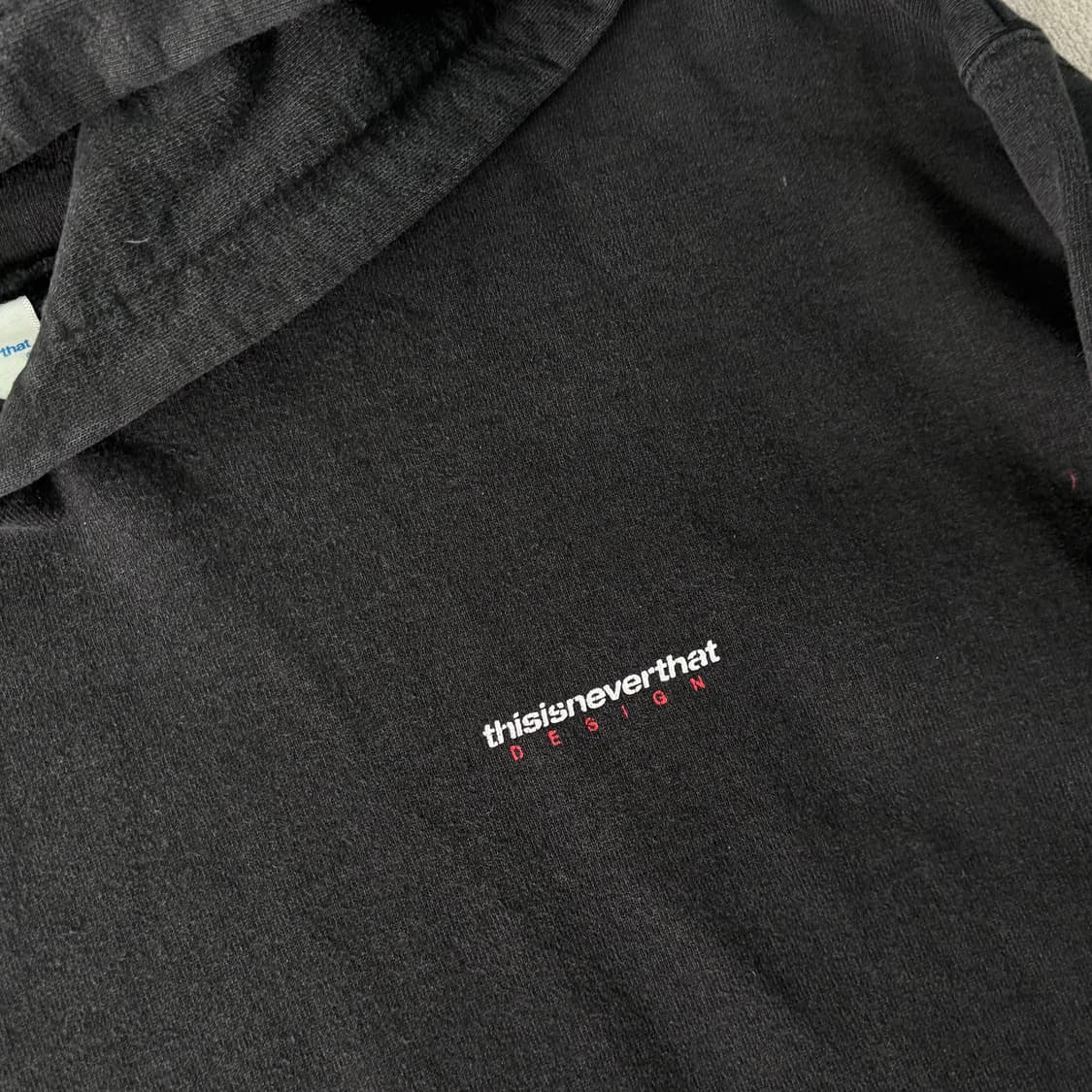 105 디스이즈네버댓 빅로고 후드티 상품이미지3