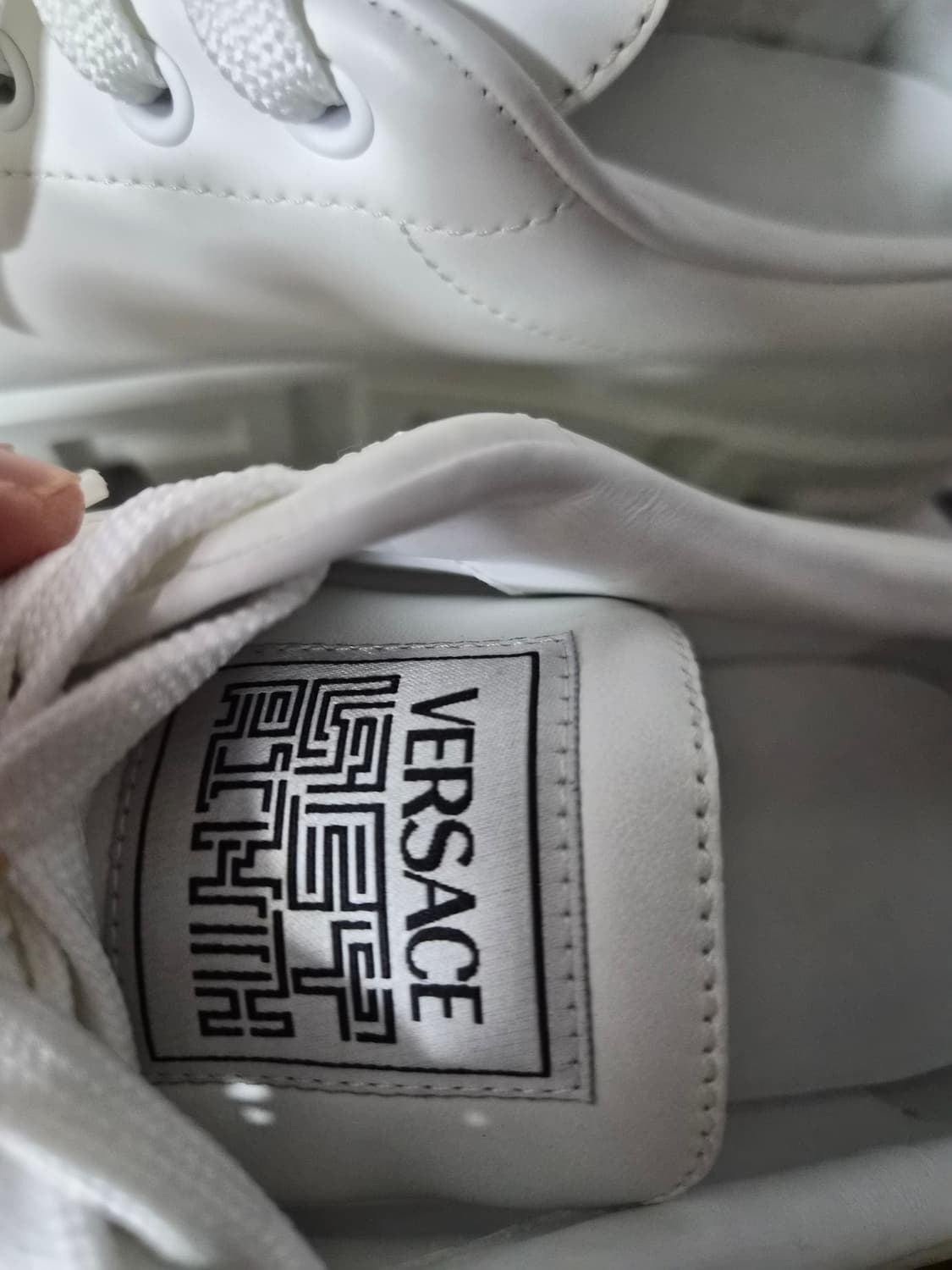 베르사체 스니커즈 팝니다 프라다 구찌 보테가 상품이미지4