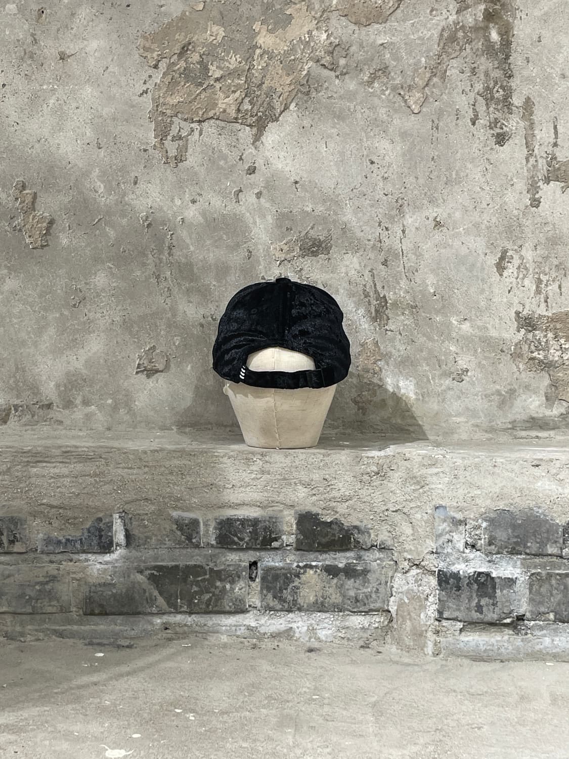 아디다스 블랙 파이어버드 벨루어 볼캡 상품이미지4