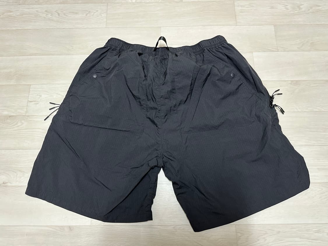 모이프 moif 24ss triangle vent short black2 상품이미지4