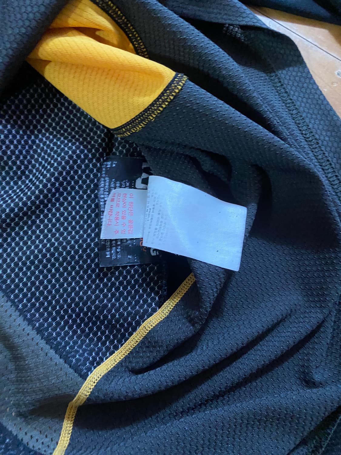 코오롱스포츠 옐로우/블랙 집업 티셔츠 105 상품이미지5