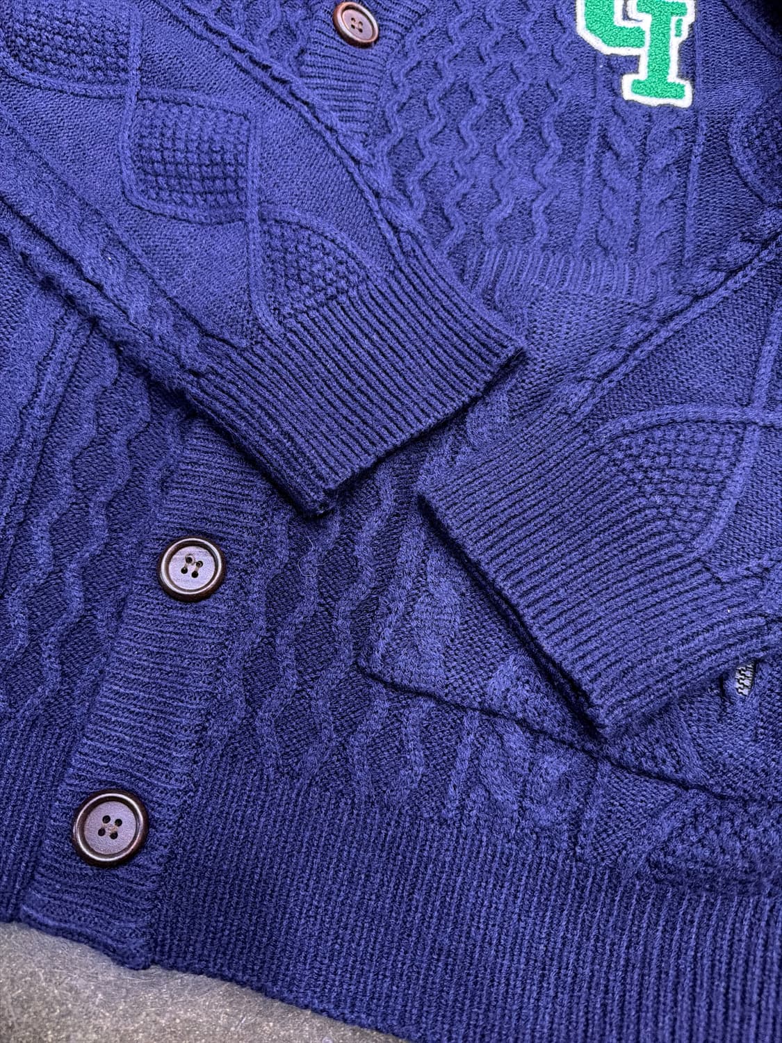 오아이오아이 oioi 디즈니 콜라보 미키마우스 케이블 니트 가디건 상품이미지7