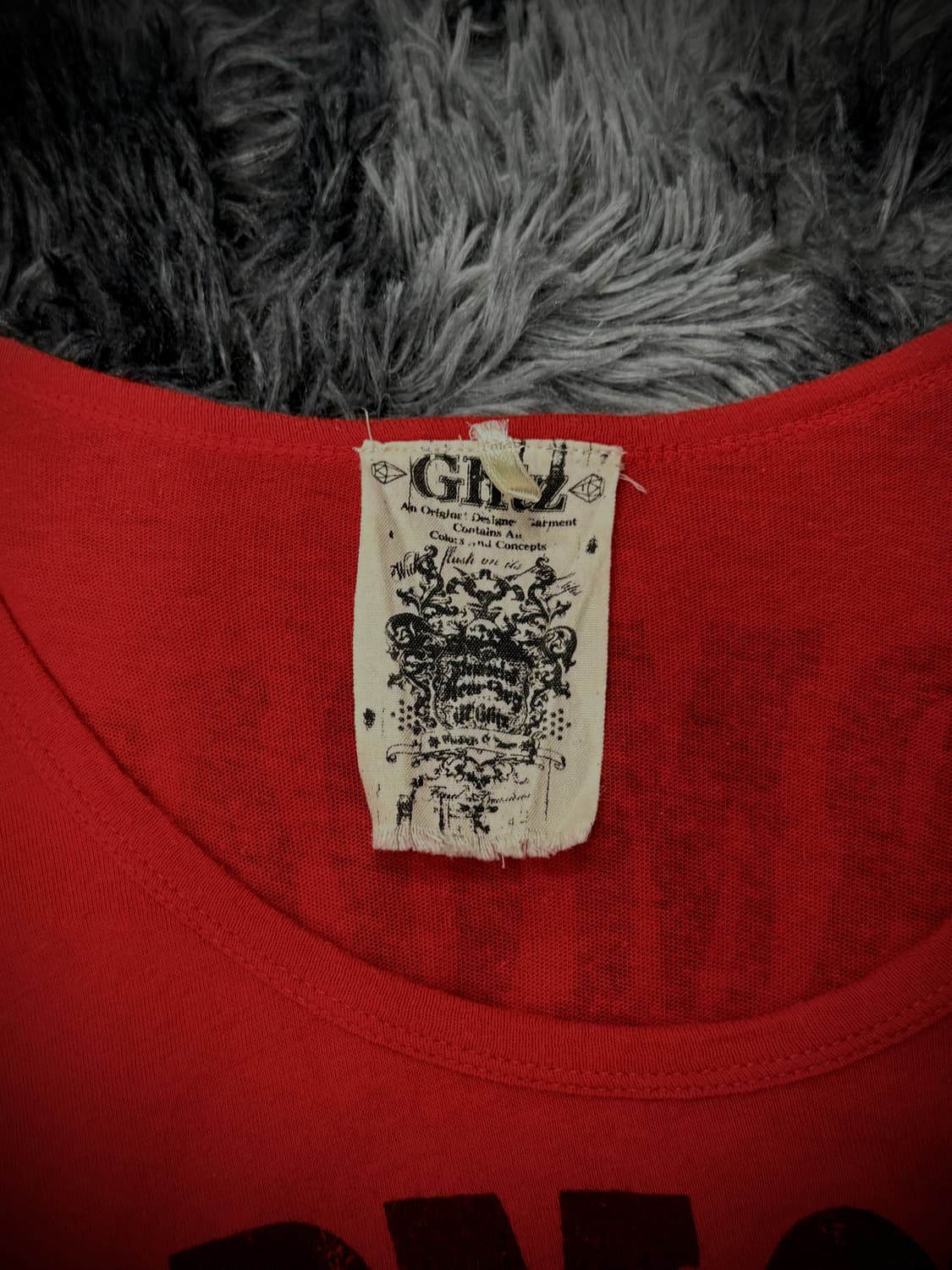 GLITZ 레드 글리터 윙 그래픽 고딕 레터링 언발 반팔 티셔츠 상품이미지9