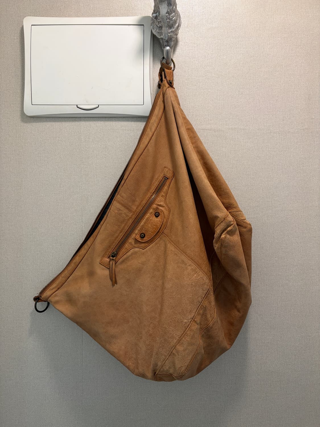 발렌시아가 커리어 카멜 XL 상품이미지3