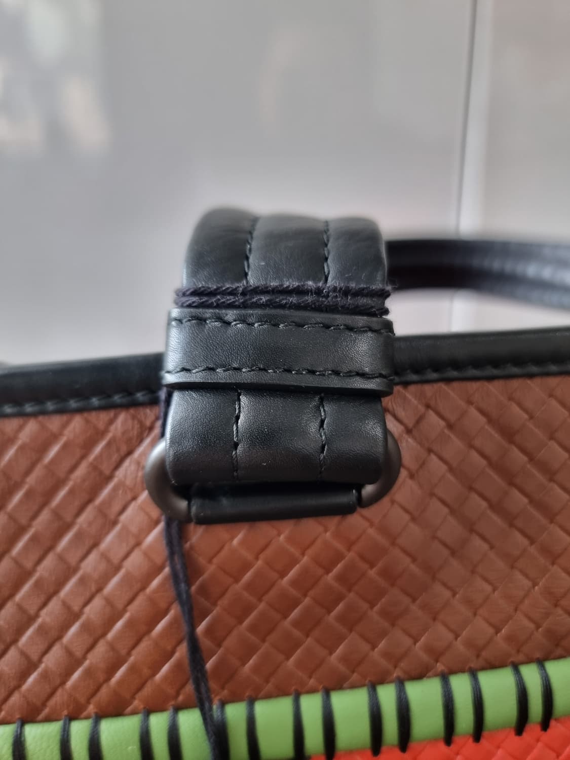 새재품) 보테가 베네타 멀티컬러 나파가죽 토트백 상품이미지9